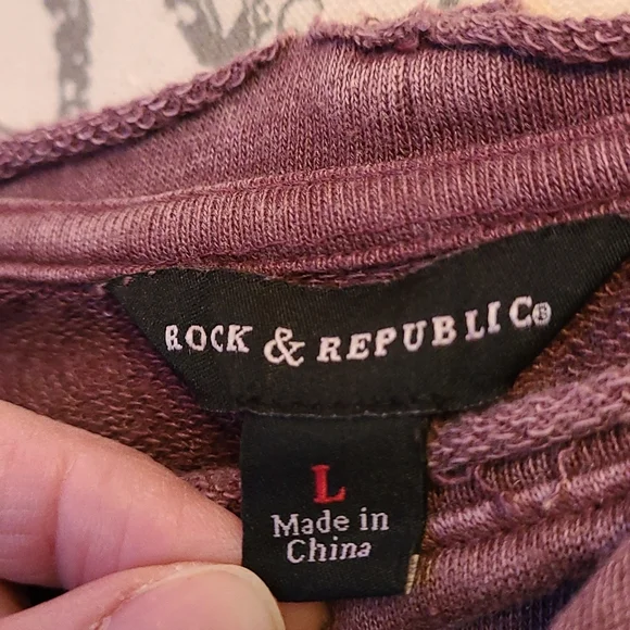 Woman's Rock & Republic Sweatshirt Size Large - Picture 7 of 8